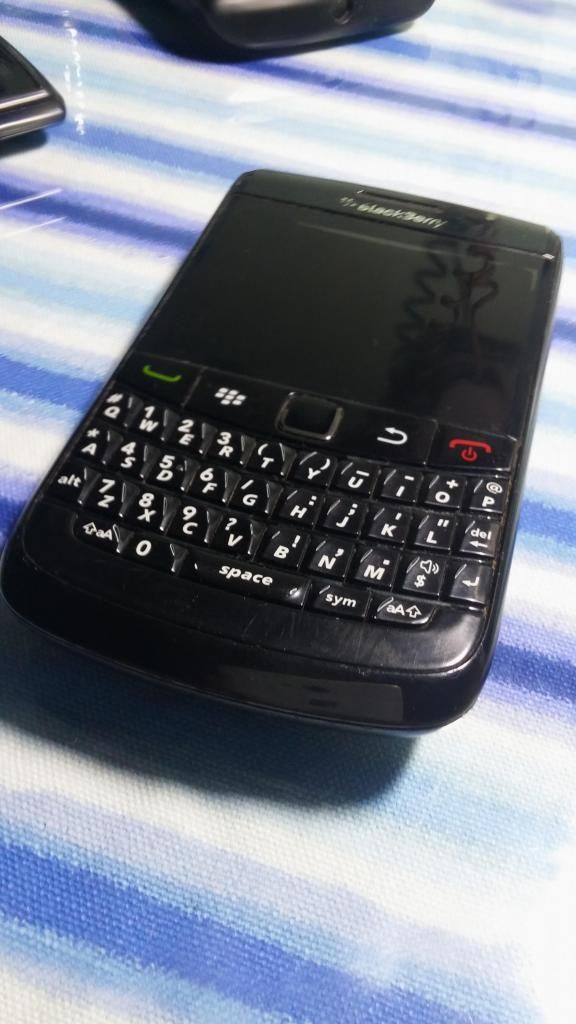 SamSung Galaxy S1 & BB9700 cần cho ra đi