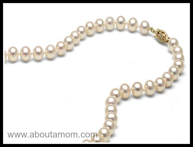 Win A Freshwater Cultured Pearl Necklace from Pearl Distributors