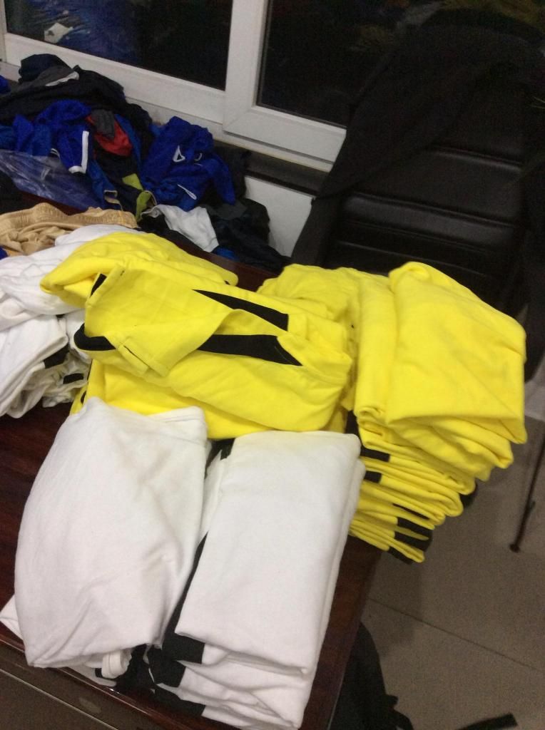 Cần thanh lý một lô hàng áo puma giá chỉ 40k