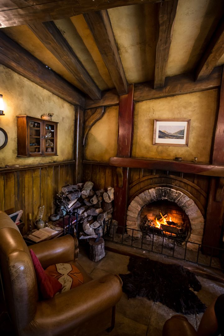 IMAGE: http://i1099.photobucket.com/albums/g390/SquishyFJ/New%20Zealand%20Pictures/12-28-2013_Hobbiton_NZ-1-4_zpscb4c2cf5.jpg