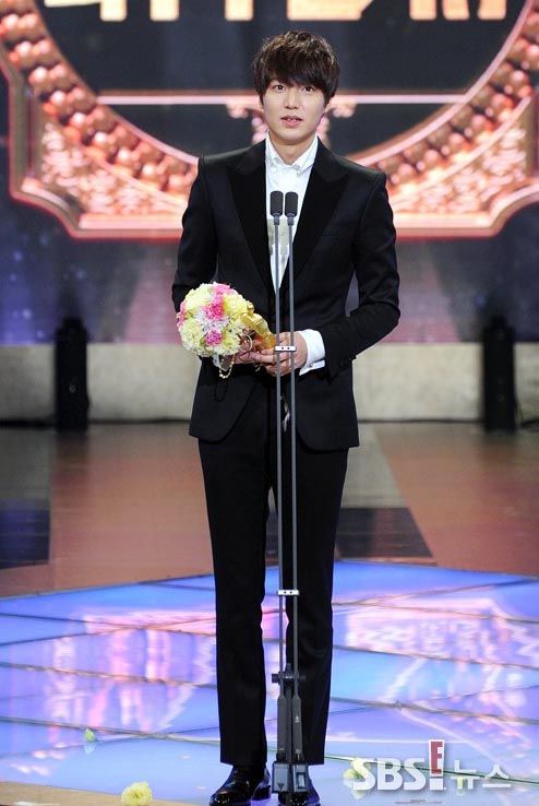 Lee Min Ho at SBS Drama Awards 2012