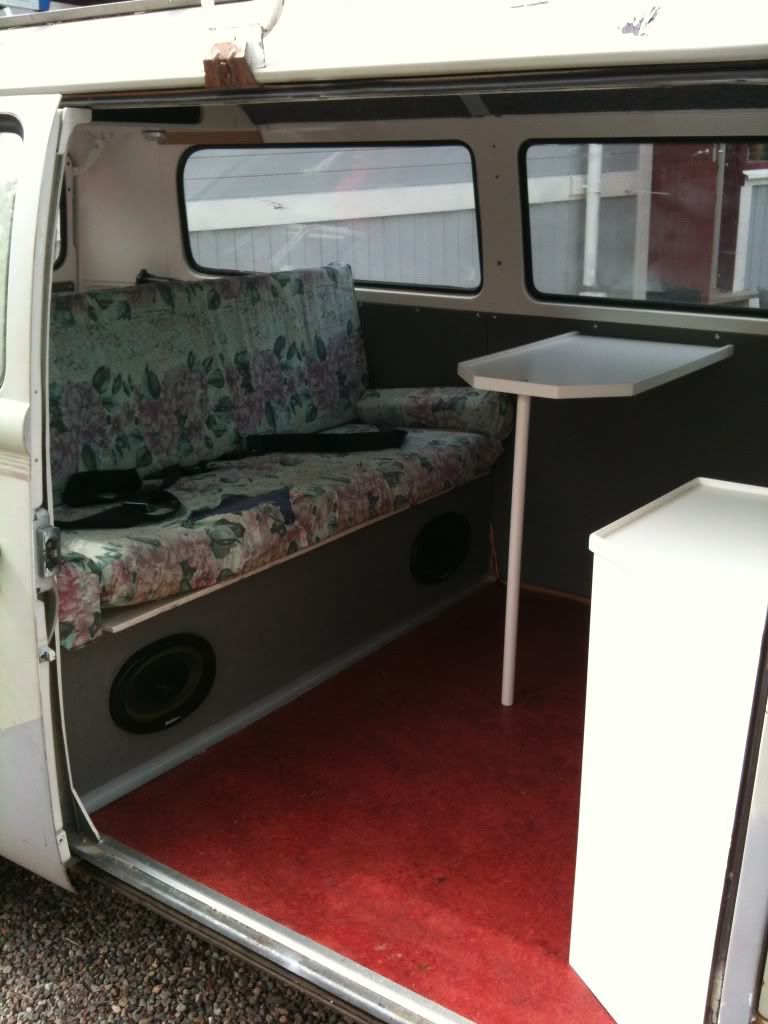 http://i1099.photobucket.com/albums/g397/koabastard/soffa2.jpg