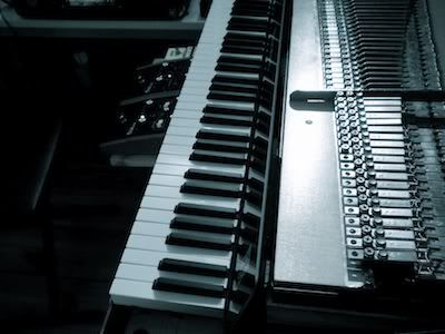 Zviij's electronics   Rhodes piano