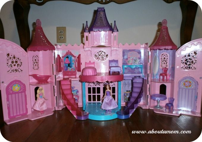 The Princess and The Popstar Magical Light Up Castle