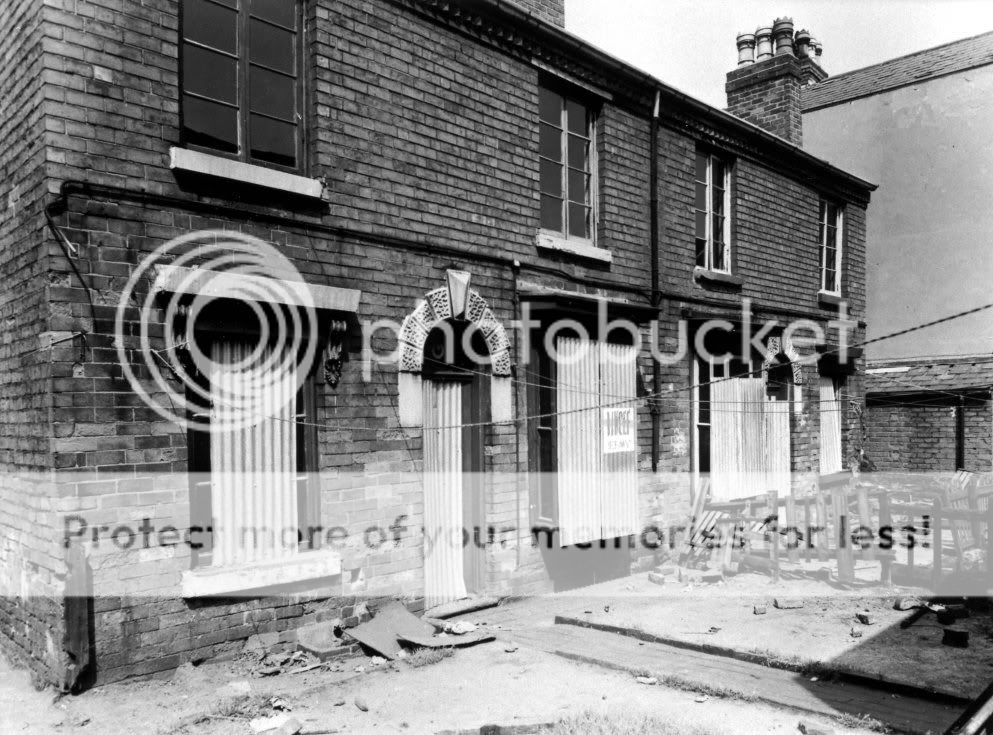 Lennox_Street_Back_Yard_Newtownlyn_-_15-6-1967_b.jpg