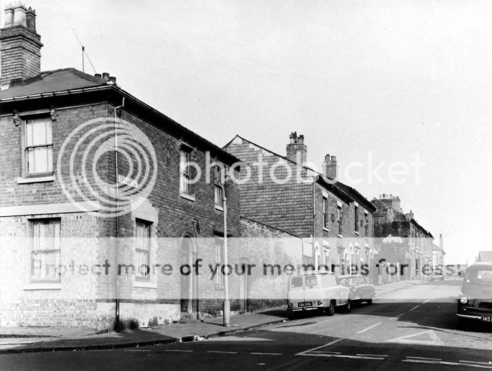 Lennox_Street_No_115-143_from_Clifford_Street_Newtownlyn_-_4-3-1968.jpg