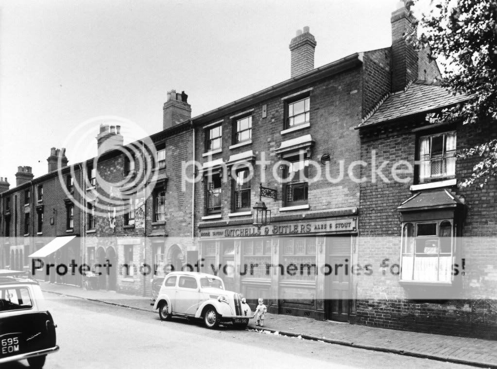 Newtown_1_101_Brook_Tavern_Lennox_Street_25-7-1961.jpg